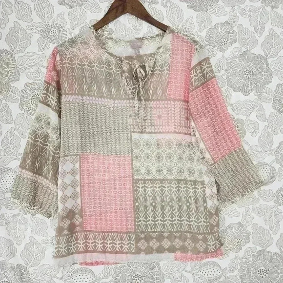 Chico's printed Women's Chiffon Blouse Keyhole Size 1/M - Picture 1 of 8